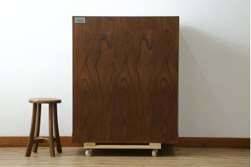 中古　美品　岩谷堂箪笥　波打つ様な杢目と重厚感ある金具が趣ある和箪笥　(R-061443)