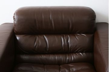 中古　デセデ(de Sede)　DS-13　ブラウン色　本革　シンプルモダンなフォルムが格好良い1人掛けレザーソファ(アームチェア、一人掛けソファ)(定価約60万円)(R-061444)