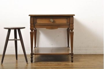 中古　DREXEL HERITAGE JAPAN(ドレクセルヘリテイジジャパン)　594-324　クラシカルなデザインが美しいエンドテーブル(ナイトテーブル、サイドテーブル、サイドチェスト)(R-061449)