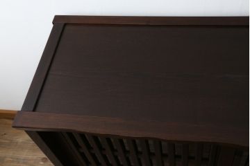 中古　民芸家具　展示未使用品　タモ材　上質な和の空間づくりに取り入れたいシックな水屋箪笥サイドボード(収納棚、戸棚、食器棚、キャビネット)(R-061455)