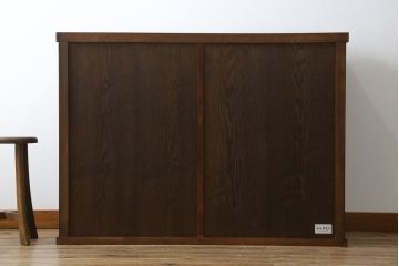 中古　民芸家具　展示未使用品　タモ材　上質な和の空間づくりに取り入れたいシックな水屋箪笥サイドボード(収納棚、戸棚、食器棚、キャビネット)(R-061455)