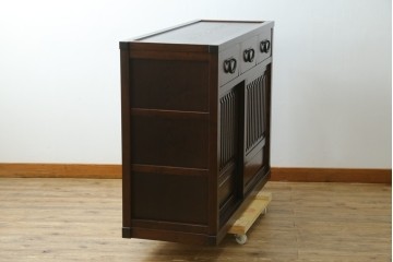 新古　未使用展示品　タモ材　上質な和の空間づくりに取り入れたいシックな水屋箪笥サイドボード　(R-061456)