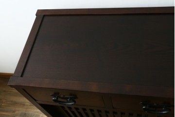 新古　未使用展示品　タモ材　上質な和の空間づくりに取り入れたいシックな水屋箪笥サイドボード　(R-061456)