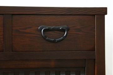 新古　未使用展示品　タモ材　上質な和の空間づくりに取り入れたいシックな水屋箪笥サイドボード　(R-061456)
