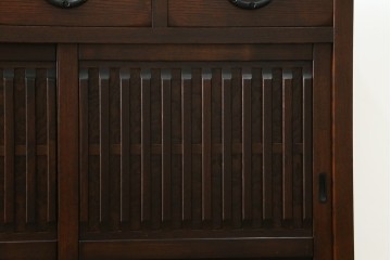 新古　未使用展示品　タモ材　上質な和の空間づくりに取り入れたいシックな水屋箪笥サイドボード　(R-061456)
