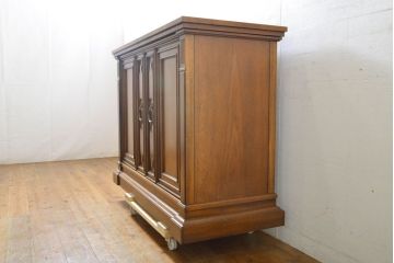 中古　美品　DREXEL HERITAGE(ドレクセルヘリテイジ)　FRANCESCA(フランチェスカ)シリーズ　拡張式の天板が付いたサイドボード(サーバー、カウンター、収納棚)(R-061457)