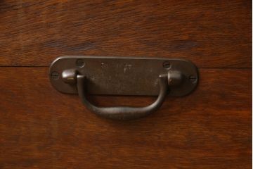 イギリスアンティーク　立派な金具が重厚感を醸し出す、オーク材の上質な木製トランク(収納箱、船トランク、舟トランク)(R-061458)