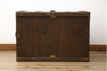 イギリスアンティーク　立派な金具が重厚感を醸し出す、オーク材の上質な木製トランク(収納箱、船トランク、舟トランク)(R-061458)