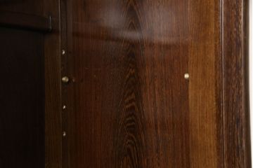 中古　民芸家具　高級品　鉄刀木(タガヤサン)　大人のシックなお部屋づくりにおすすめの本箱(本棚、書棚、ブックケース、戸棚、収納棚、飾り棚、キャビネット)(R-061460)
