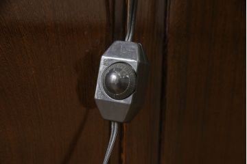 中古　民芸家具　高級品　鉄刀木(タガヤサン)　大人のシックなお部屋づくりにおすすめの本箱(本棚、書棚、ブックケース、戸棚、収納棚、飾り棚、キャビネット)(R-061460)