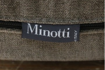 中古　超美品　イタリア　ミノッティ(Minotti)　シンプルモダンなデザインが美しい回転式ダイニングチェア　定価約35万円相当　(R-061465)