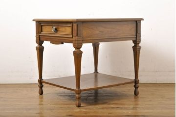 中古　DREXEL HERITAGE JAPAN(ドレクセルヘリテイジジャパン)　594-324　クラシカルなデザインが美しいエンドテーブル(ナイトテーブル、サイドテーブル、サイドチェスト)(R-061466)