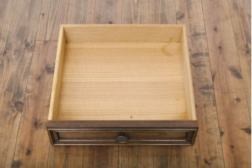 中古　DREXEL HERITAGE JAPAN(ドレクセルヘリテイジジャパン)　594-324　クラシカルなデザインが美しいエンドテーブル(ナイトテーブル、サイドテーブル、サイドチェスト)(R-061466)