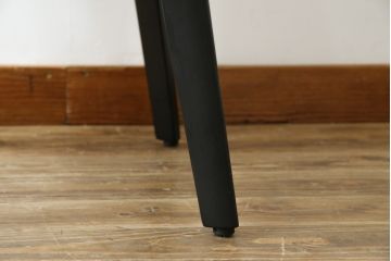 中古　超美品　イタリア　ミノッティ(Minotti)　シンプルモダンなデザインが美しい回転式ダイニングチェア(定価35万円)(回転イス、椅子)(R-061467)