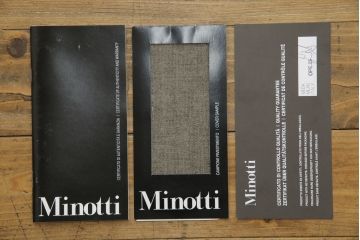 中古　超美品　イタリア　ミノッティ(Minotti)　シンプルモダンなデザインが美しい回転式ダイニングチェア(定価35万円)(回転イス、椅子)(R-061467)