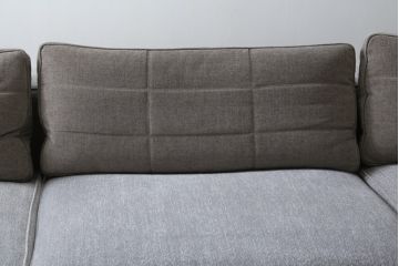 中古　イタリア　ミノッティ(Minotti)　シンプルながら洗練された佇まいの3人掛けソファ(3人掛け、3P)(定価約300万円)(R-061470)