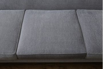 中古　イタリア　ミノッティ(Minotti)　シンプルながら洗練された佇まいの3人掛けソファ(3人掛け、3P)(定価約300万円)(R-061470)