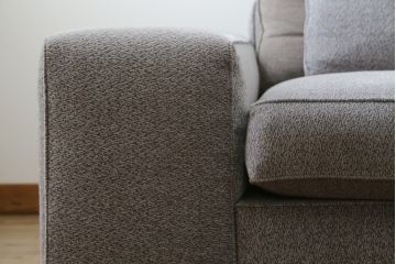 中古　イタリア　ミノッティ(Minotti)　シンプルながら洗練された佇まいの3人掛けソファ(3人掛け、3P)(定価約300万円)(R-061470)