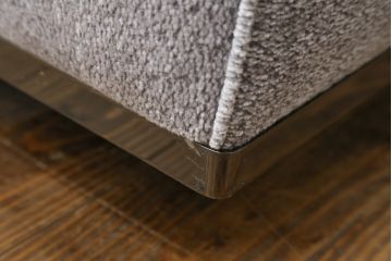 中古　イタリア　ミノッティ(Minotti)　シンプルながら洗練された佇まいの3人掛けソファ(3人掛け、3P)(定価約300万円)(R-061470)