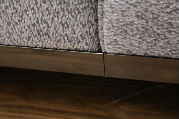 中古　イタリア　ミノッティ(Minotti)　シンプルながら洗練された佇まいの3人掛けソファ(3人掛け、3P)(定価約300万円)(R-061470)