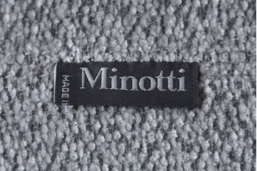 中古　イタリア　ミノッティ(Minotti)　シンプルながら洗練された佇まいの3人掛けソファ(3人掛け、3P)(定価約300万円)(R-061470)