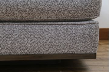 中古　イタリア　ミノッティ(Minotti)　シンプルながら洗練された佇まいのオットマン(フットスツール、1Pソファ、椅子)(R-061474)