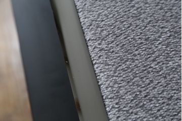 中古　イタリア　ミノッティ(Minotti)　シンプルながら洗練された佇まいのオットマン(フットスツール、1Pソファ、椅子)(R-061474)