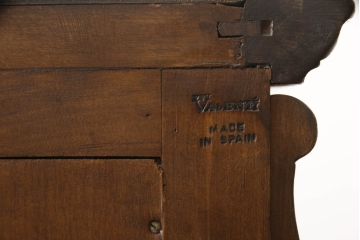 中古　バロッサバレンティ(VARO,S.A. VALENTI)　流れる曲線と凝った細工がエレガントなチェスト(サイドボード、引き出し、サイドチェスト)(R-061488)
