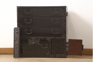和製アンティーク　歴史を感じさせる佇まいが魅力的な庄内小箪笥(和タンス、収納箪笥、引き出し、整理箪笥、時代箪笥)(R-061495)