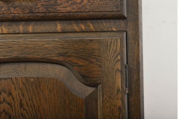 中古　横浜クラシック家具　ノックオンウッド(knockonwood)　Hand Made　上品なデザインが美しいカップボード(食器棚、飾り棚、戸棚、収納棚、キャビネット)(R-061496)