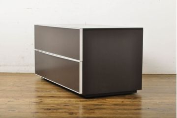 中古　イタリア家具　arflex(アルフレックス)　COMPOSER(コンポーザー)　シンプルなデザインでお部屋に馴染みやすいローチェスト(引き出し、サイドチェスト、サイドボード、ローボード)(R-061497)