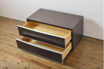 中古　イタリア家具　arflex(アルフレックス)　COMPOSER(コンポーザー)　シンプルなデザインでお部屋に馴染みやすいローチェスト(引き出し、サイドチェスト、サイドボード、ローボード)(R-061500)