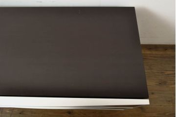 中古　イタリア家具　arflex(アルフレックス)　COMPOSER(コンポーザー)　シンプルなデザインでお部屋に馴染みやすいローチェスト(引き出し、サイドチェスト、サイドボード、ローボード)(R-061500)