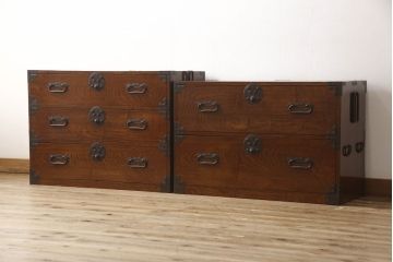 和製アンティーク　高級品　上手物　前面欅(ケヤキ)　五丁引き　細やかなデザインの金具が目を惹く庄内箪笥(時代箪笥、チェスト、引き出し、和タンス、衣装箪笥)(R-061501)