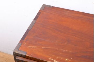 和製アンティーク　高級品　上手物　前面欅(ケヤキ)　細やかなデザインの金具が目を惹く庄内箪笥ローチェスト(時代箪笥、チェスト、引き出し、和タンス、衣装箪笥、ローボード)(R-061503)