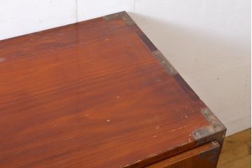 和製アンティーク　高級品　上手物　前面欅(ケヤキ)　細やかなデザインの金具が目を惹く庄内箪笥ローチェスト(時代箪笥、チェスト、引き出し、和タンス、衣装箪笥、ローボード)(R-061503)