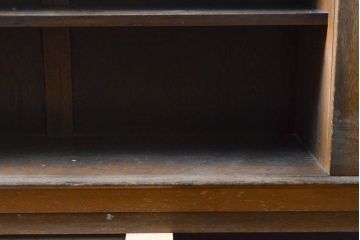 和製アンティーク　モダンデザイン　ナラ材　日本のアンティークでは珍しいデザインのサイドボード(本棚、ブックケース、本箱、書棚、戸棚、収納棚)(R-061505)