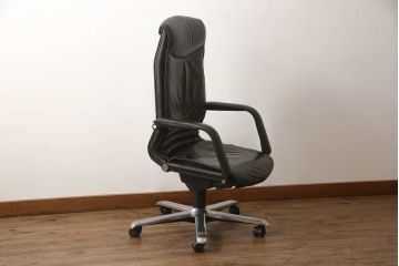 希少!　ヨーロッパビンテージ　ドイツ　girsberger(ギルスバーガー)社　trilax(トリラックス)　本革　ドイツらしい機能美が光るレザーオフィスチェア(アームチェア、ワークチェア、ヴィンテージ)(R-061508)