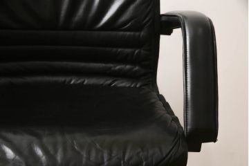 希少!　ヨーロッパビンテージ　ドイツ　girsberger(ギルスバーガー)社　trilax(トリラックス)　本革　ドイツらしい機能美が光るレザーオフィスチェア(アームチェア、ワークチェア、ヴィンテージ)(R-061508)