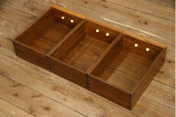 中古　民芸家具　超美品　展示品　ニレ材　品のある佇まいが美しい三尺水屋箪笥(収納棚、戸棚、食器棚、重ね戸棚、キャビネット)(R-061509)