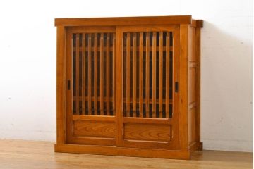 中古　民芸家具　超美品　展示品　ニレ材　品のある佇まいが美しい三尺水屋箪笥サイドボード(収納棚、戸棚、食器棚、キャビネット)(R-061510)