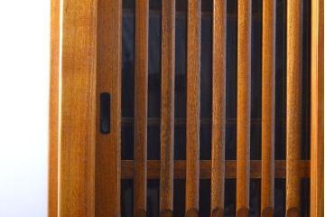 中古　民芸家具　超美品　展示品　ニレ材　品のある佇まいが美しい三尺水屋箪笥サイドボード(収納棚、戸棚、食器棚、キャビネット)(R-061510)