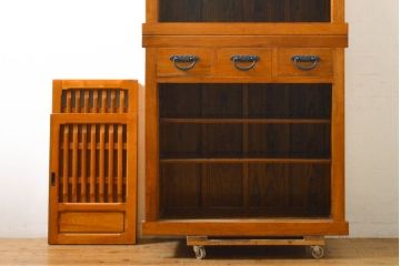 中古　民芸家具　超美品　展示品　ニレ材　品のある佇まいが美しい三尺水屋箪笥サイドボード(収納棚、戸棚、食器棚、キャビネット)(R-061511)