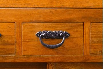 中古　民芸家具　超美品　展示品　ニレ材　品のある佇まいが美しい三尺水屋箪笥サイドボード(収納棚、戸棚、食器棚、キャビネット)(R-061511)