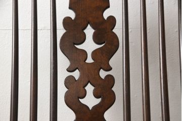 中古　美品　松本民芸家具　透かし彫りや挽き物加工など、細部まで凝ったつくりのW型ロッキングチェア(板座チェア、アームチェア)(R-061512)