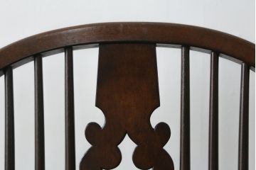中古　美品　松本民芸家具　透かし彫りや挽き物加工など、細部まで凝ったつくりのW型ロッキングチェア(板座チェア、アームチェア)(R-061513)