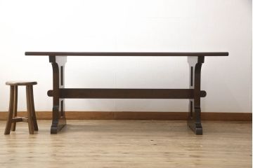 中古　松本民芸家具　深みのある色合いが美しいC型食卓(ダイニングテーブル、4人掛け、6人掛け)(定価約40万円)(R-061515)