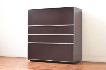 中古　美品　イタリア家具　arflex(アルフレックス)　COMPOSER(コンポーザー)　シンプルなデザインがお部屋に馴染みやすい!!フラップダウン扉収納付きチェスト(引き出し、サイドチェスト、サイドボード)(R-061520)