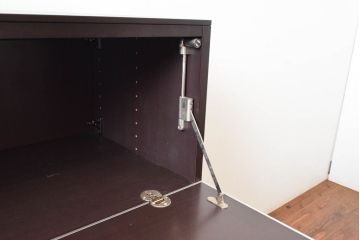 中古　美品　イタリア家具　arflex(アルフレックス)　COMPOSER(コンポーザー)　シンプルなデザインがお部屋に馴染みやすい!!フラップダウン扉収納付きチェスト(引き出し、サイドチェスト、サイドボード)(R-061520)