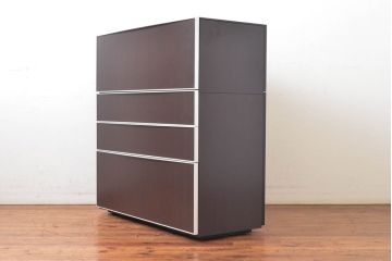 中古　美品　イタリア家具　arflex(アルフレックス)　COMPOSER(コンポーザー)　シンプルなデザインがお部屋に馴染みやすい!!フラップダウン扉収納付きチェスト(引き出し、サイドチェスト、サイドボード)(R-061520)